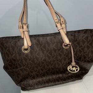 The Iconic MK Purse